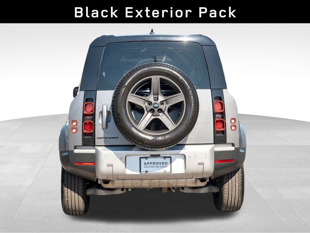 2024 Land Rover Defender 110 S photo 3
