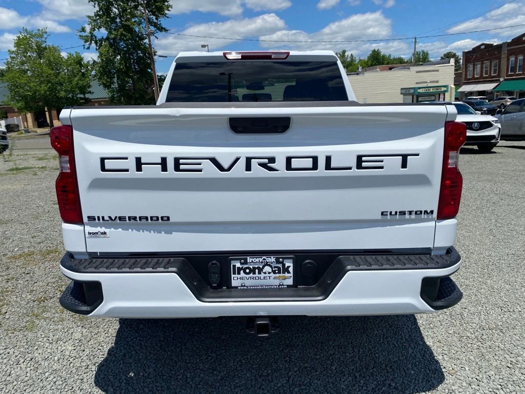 2025 Chevrolet Silverado 1500 Custom photo 4