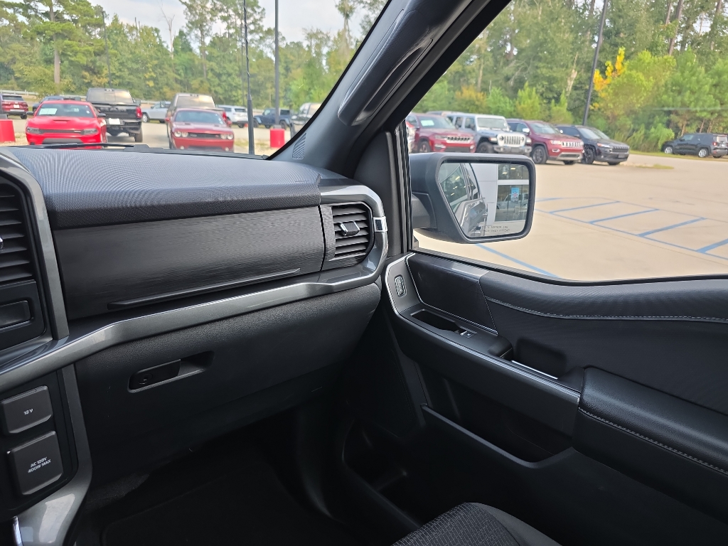 2023 Ford F-150 XLT photo 22