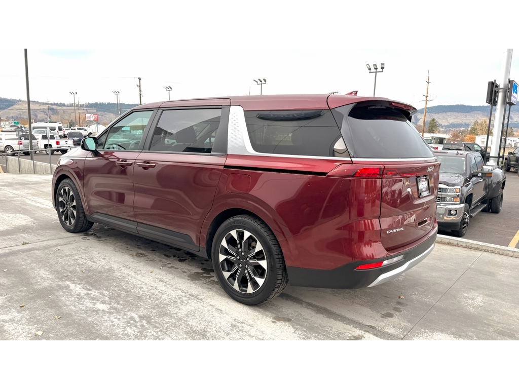 2024 Kia Carnival EX photo 3