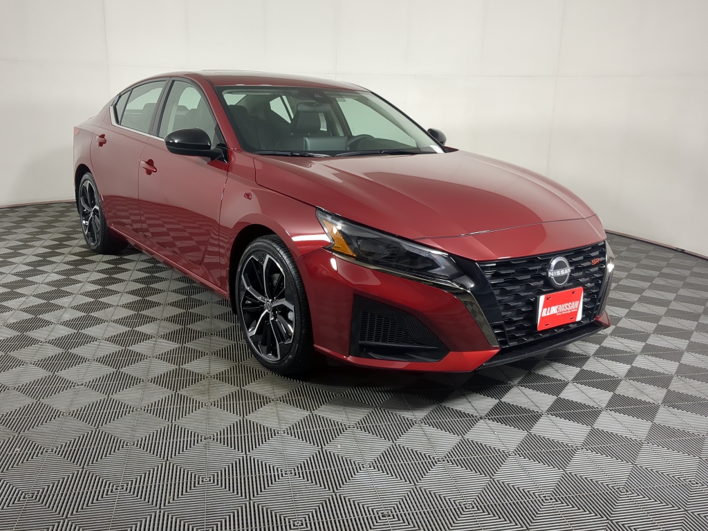 2025 Nissan Altima SR's photo