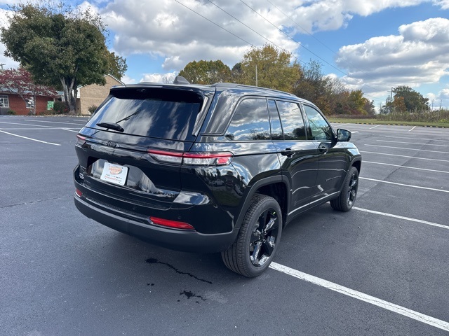 2025 Jeep Grand Cherokee Limited photo 4