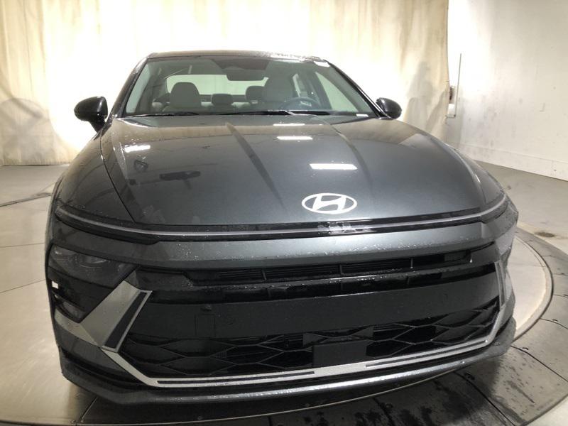 2026 Hyundai Sonata SEL Sport photo 2