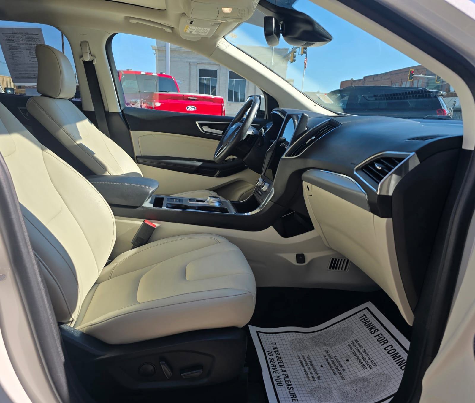 2021 Ford Edge Titanium photo 8