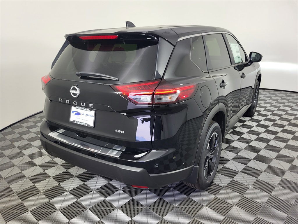 2025 Nissan Rogue SV photo 2
