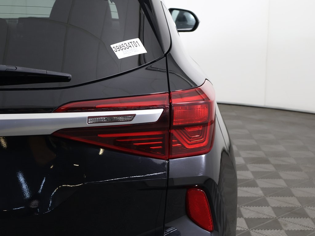 2023 Kia Seltos S photo 8
