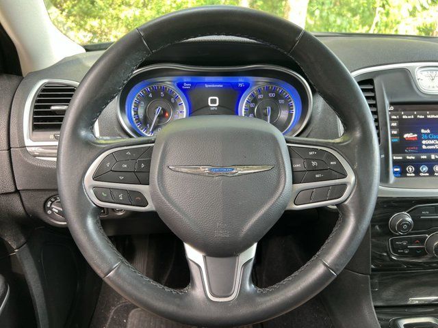2019 Chrysler 300 Touring Limited photo 4