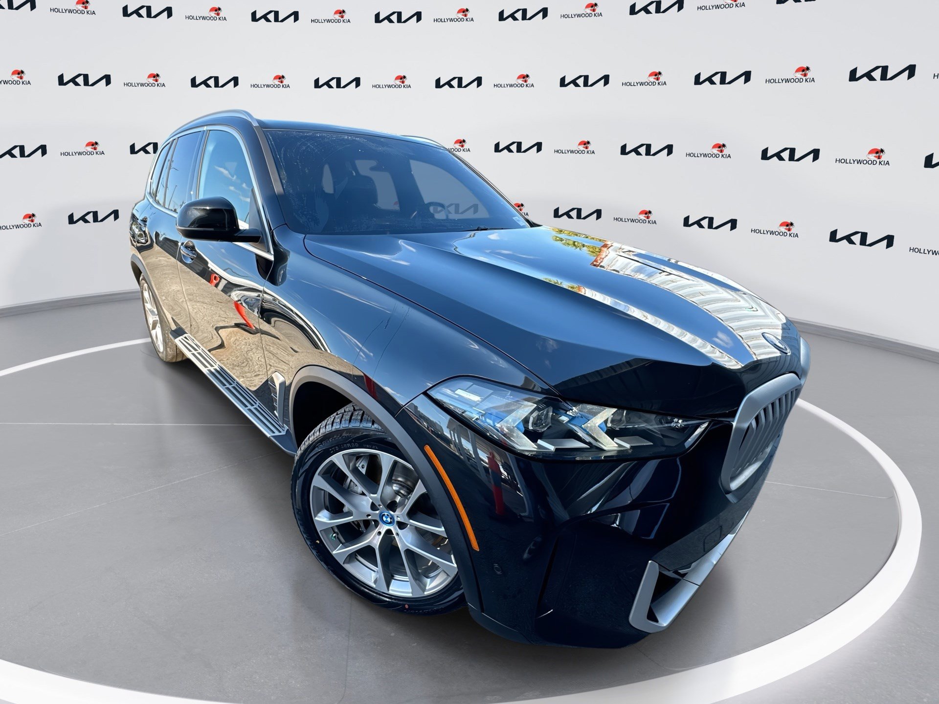 2024 BMW X5 50e's photo