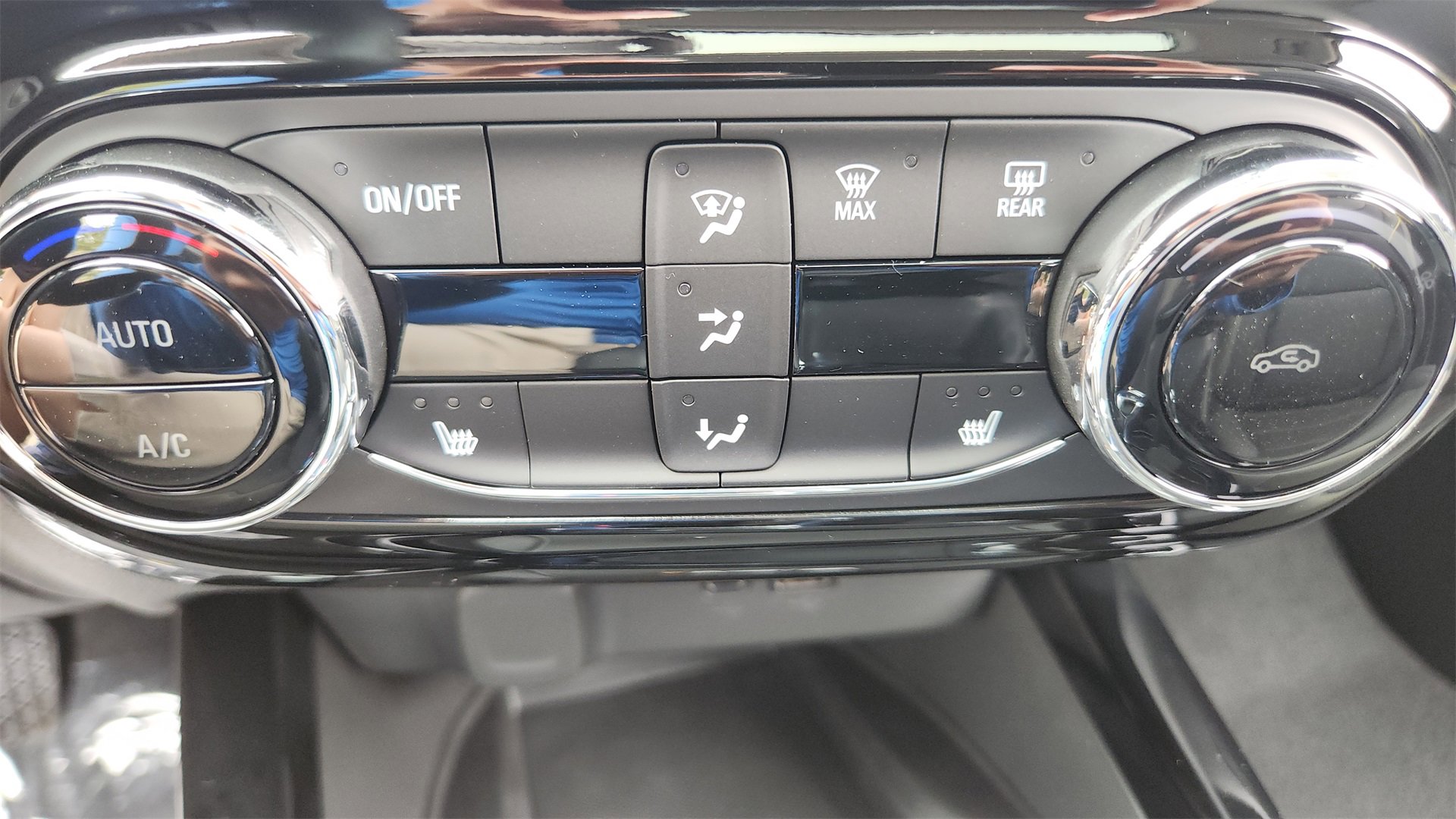2025 Chevrolet Trax ACTIV photo 13