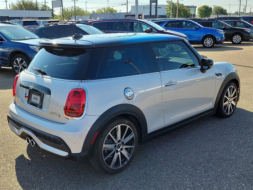 2022 Mini Cooper 2 Door Hardtop S photo 11