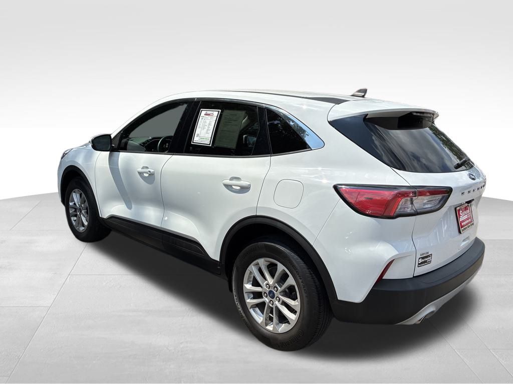 2021 Ford Escape SE photo 3