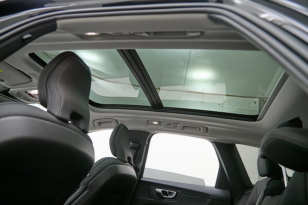 2026 VOLVO XC60 - Image 22