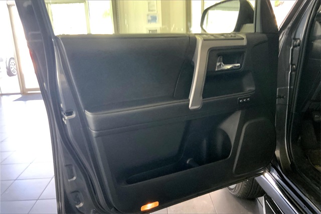 2020 Toyota 4Runner Limited 4WD photo 20