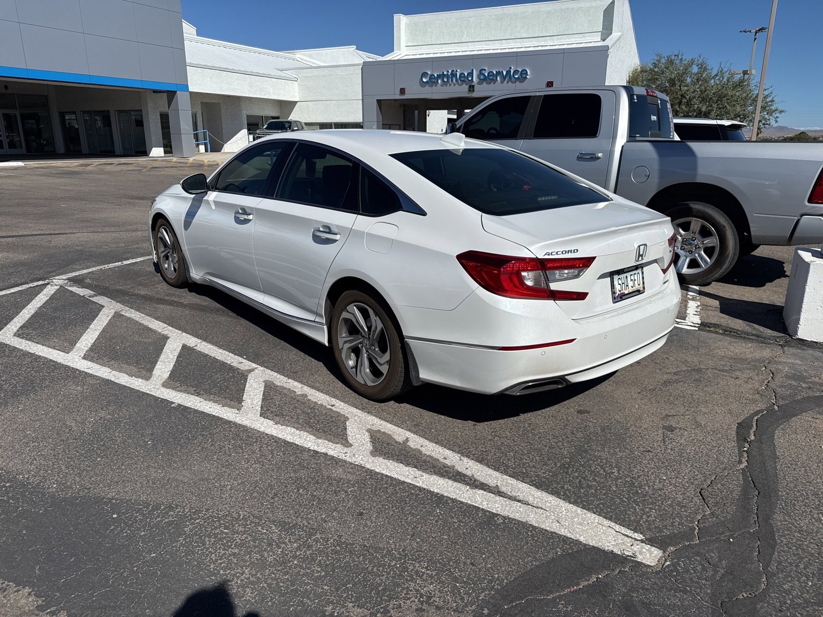 2018 Honda Accord Touring photo 3