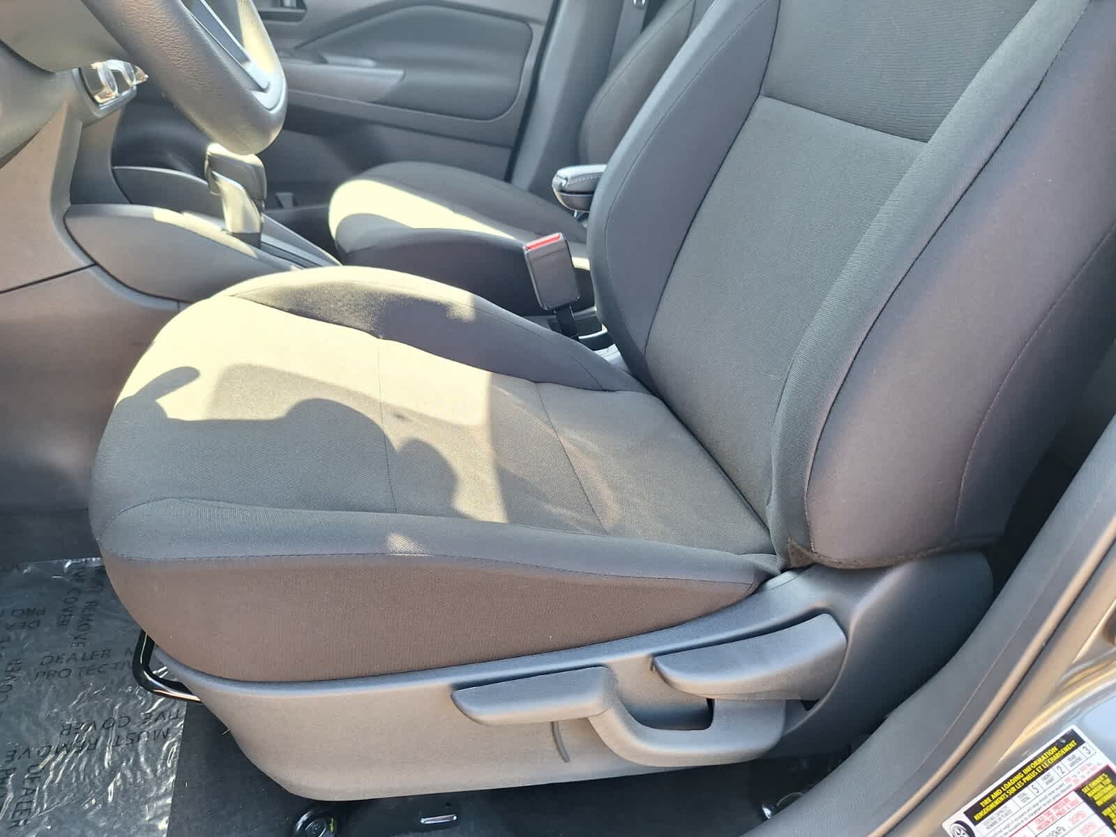 2025 Nissan Kicks Play S photo 10