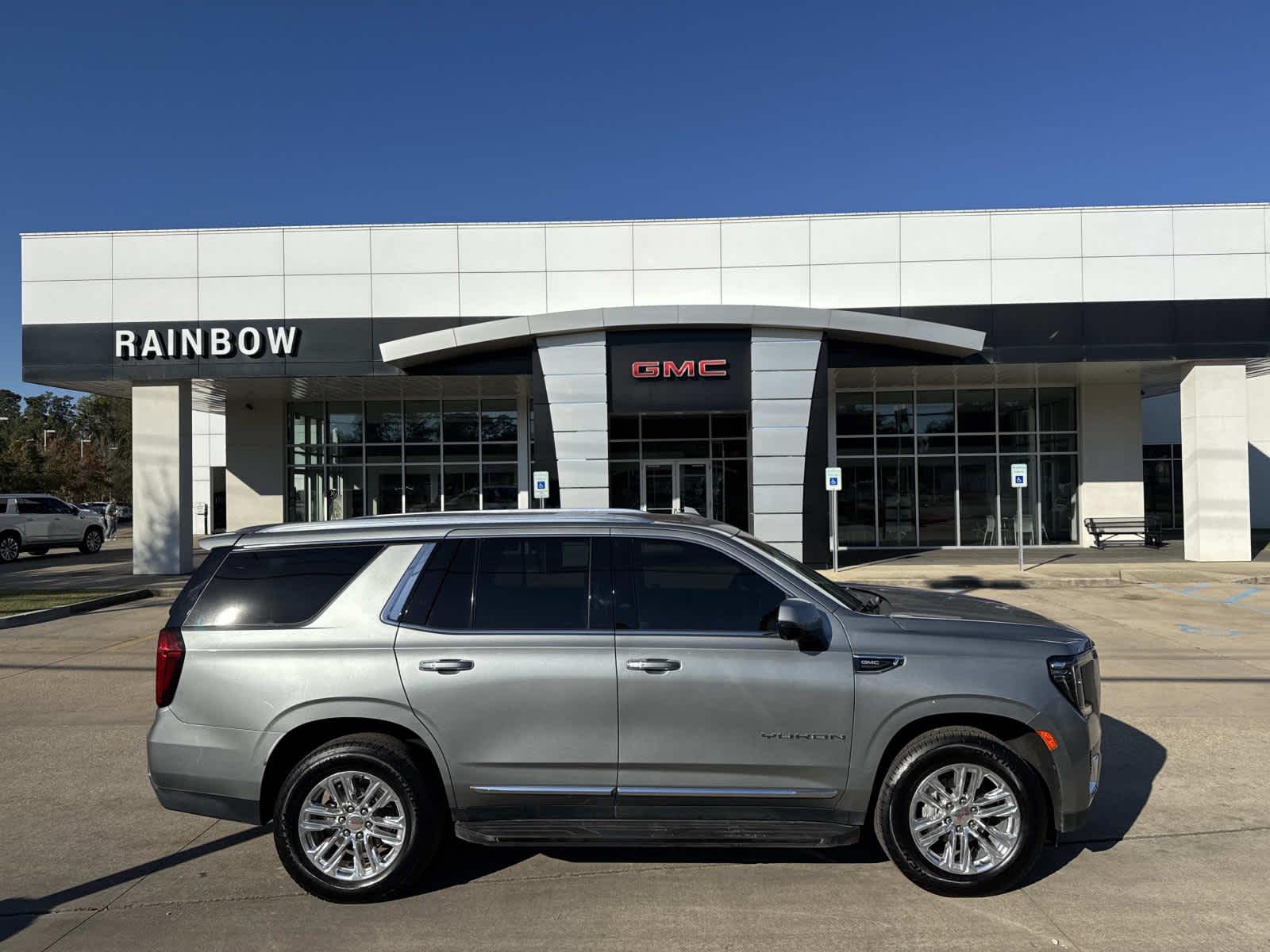 2023 GMC Yukon SLT's photo