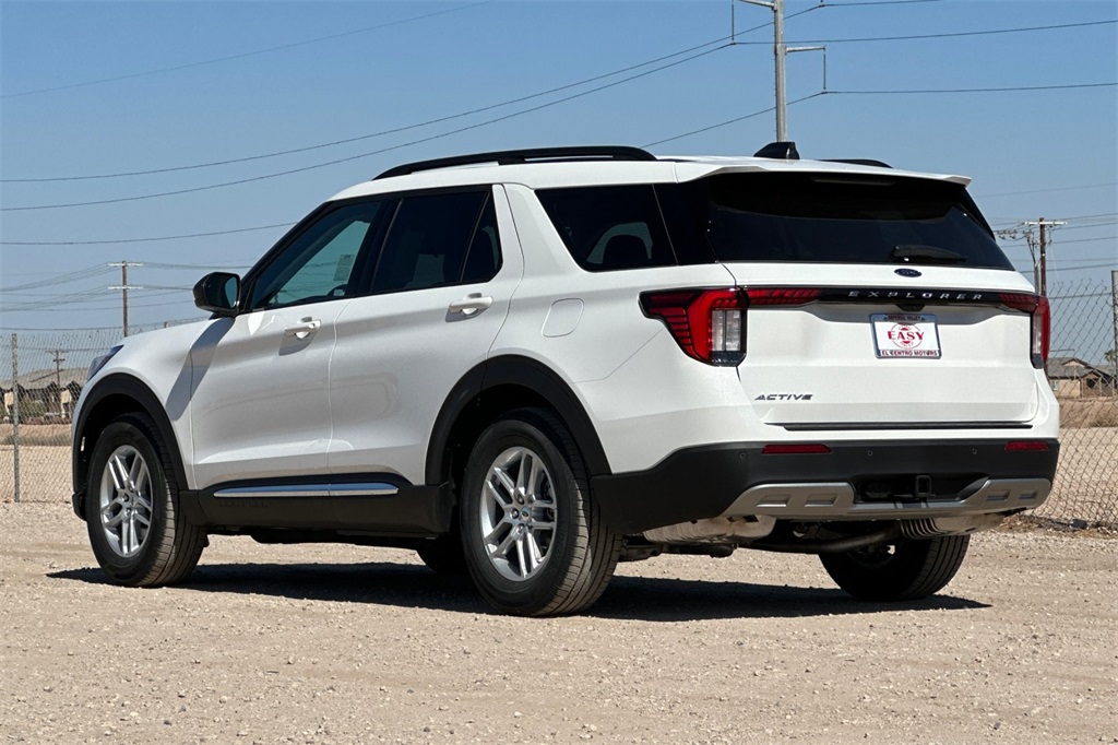 2025 Ford Explorer photo 6