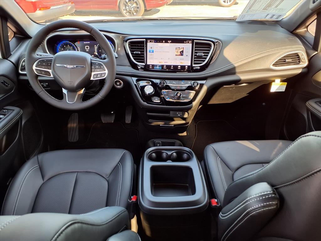 2026 Chrysler Pacifica photo 9