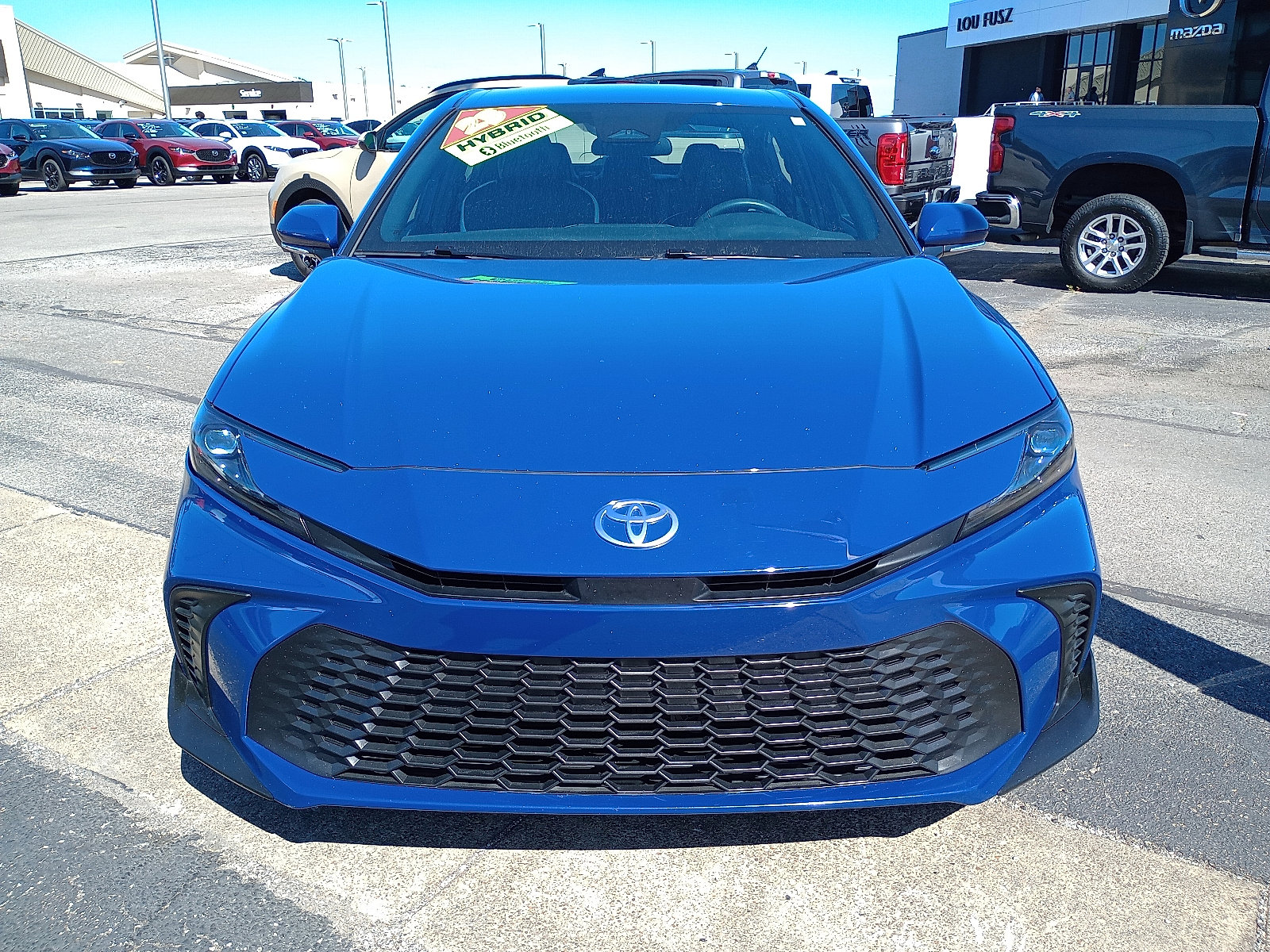 2025 Toyota Camry SE photo 3