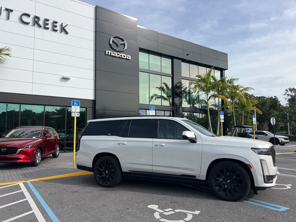 2023 Cadillac Escalade Sport Platinum photo 2