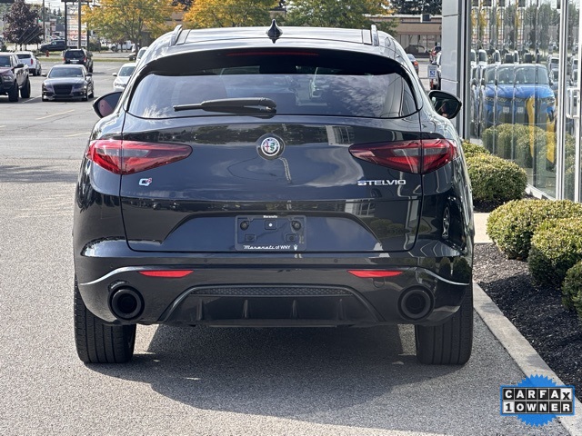 2022 Alfa Romeo Stelvio Ti Sport photo 4