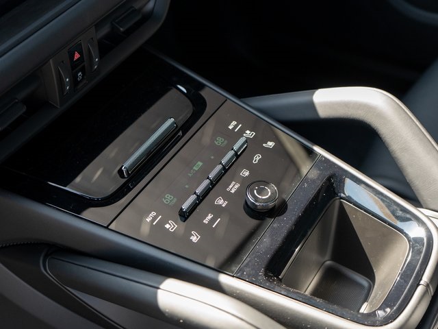 2026 Porsche Cayenne GTS photo 26