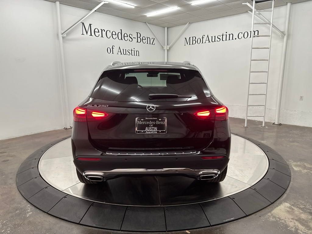 2025 Mercedes Benz GLA 250 photo 7