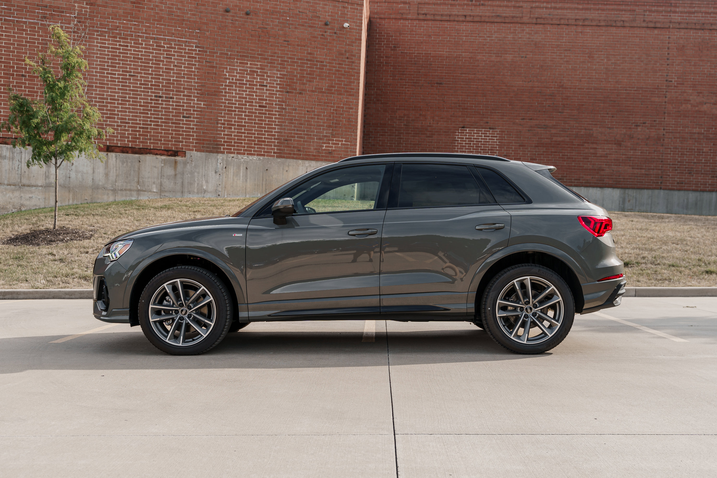 2025 Audi Q3 S line Premium photo 5