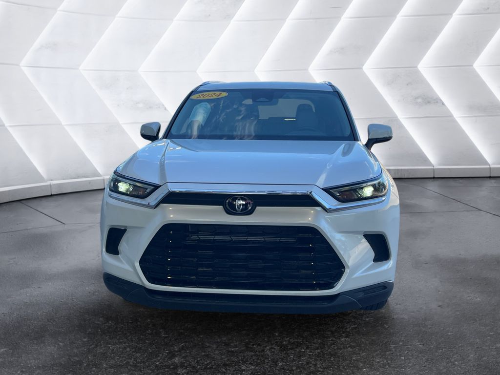 2024 Toyota Grand Highlander Hybrid XLE photo 2