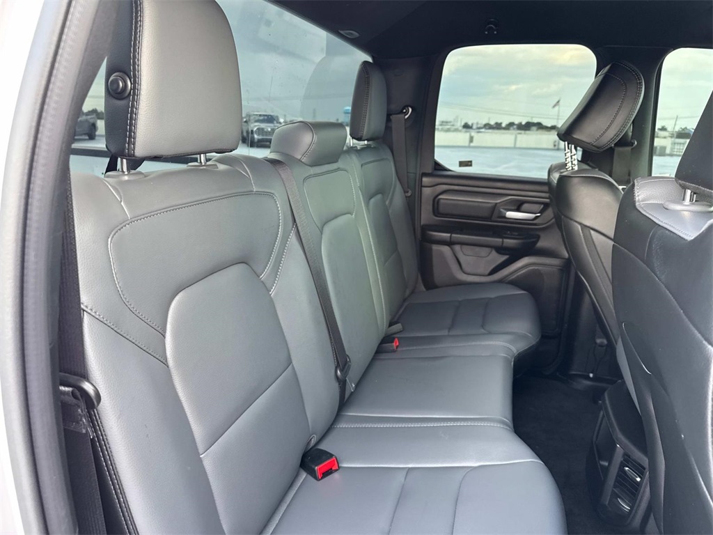 2025 Ram 1500 Tradesman photo 9