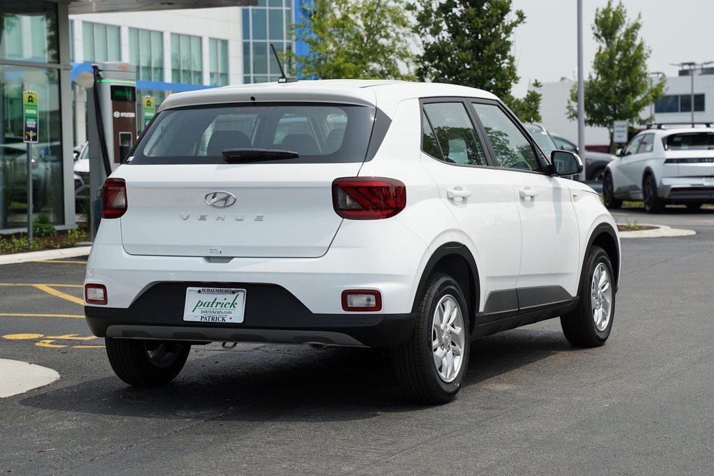 2025 Hyundai Venue SE photo 4