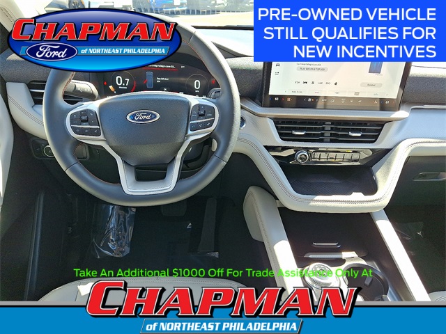 2025 Ford Explorer photo 9