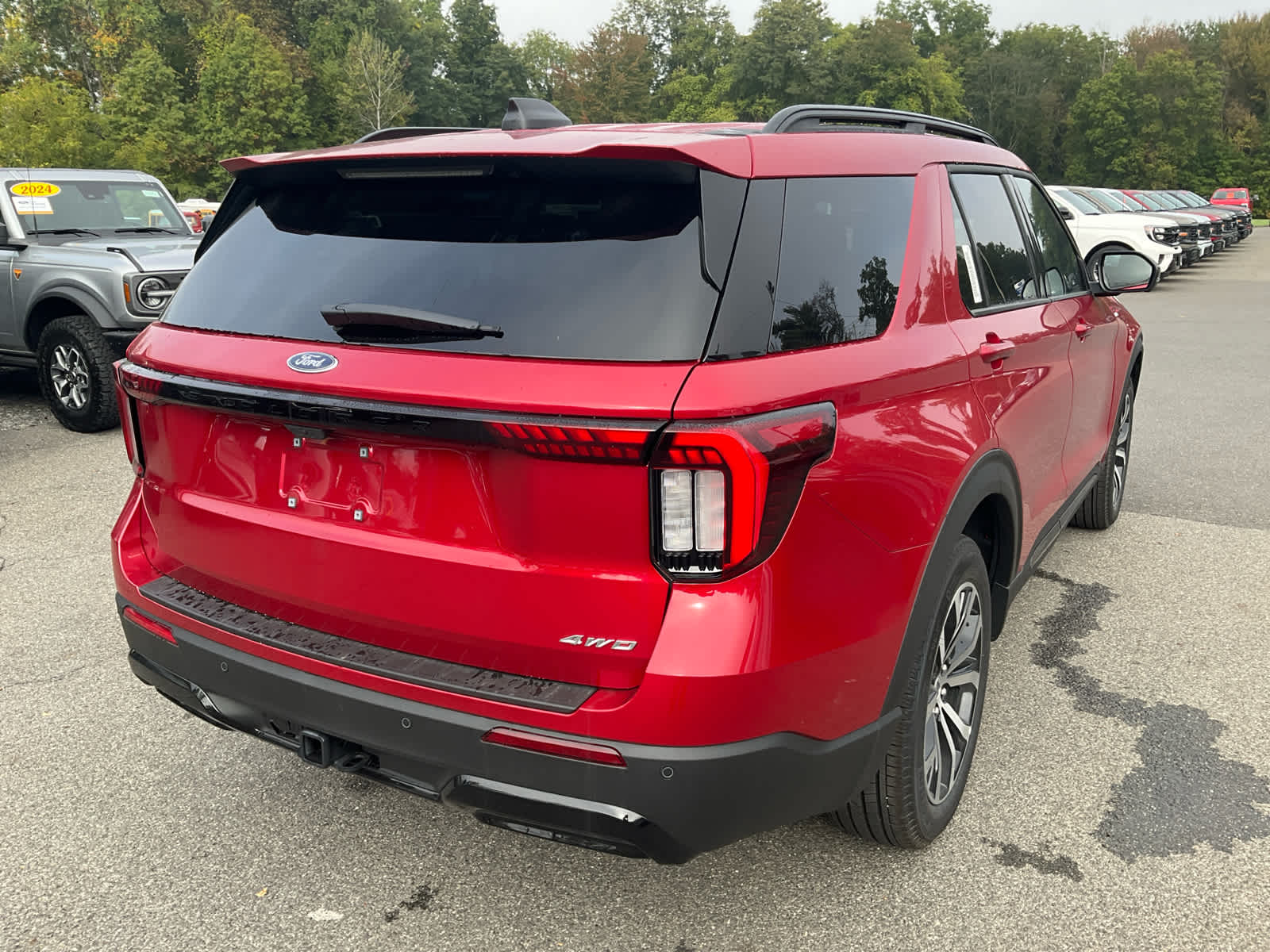 2025 Ford Explorer ST-Line photo 3
