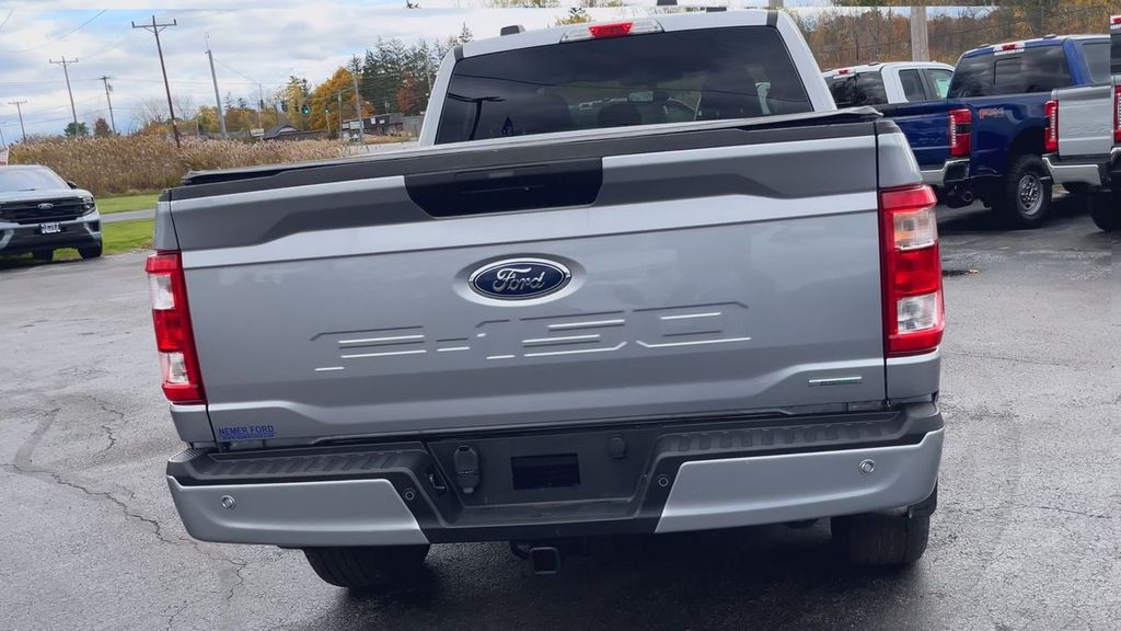 2022 Ford F-150 XL photo 2