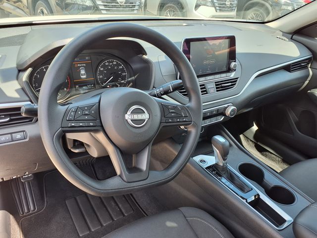 2025 Nissan Altima 2.5 S photo 4