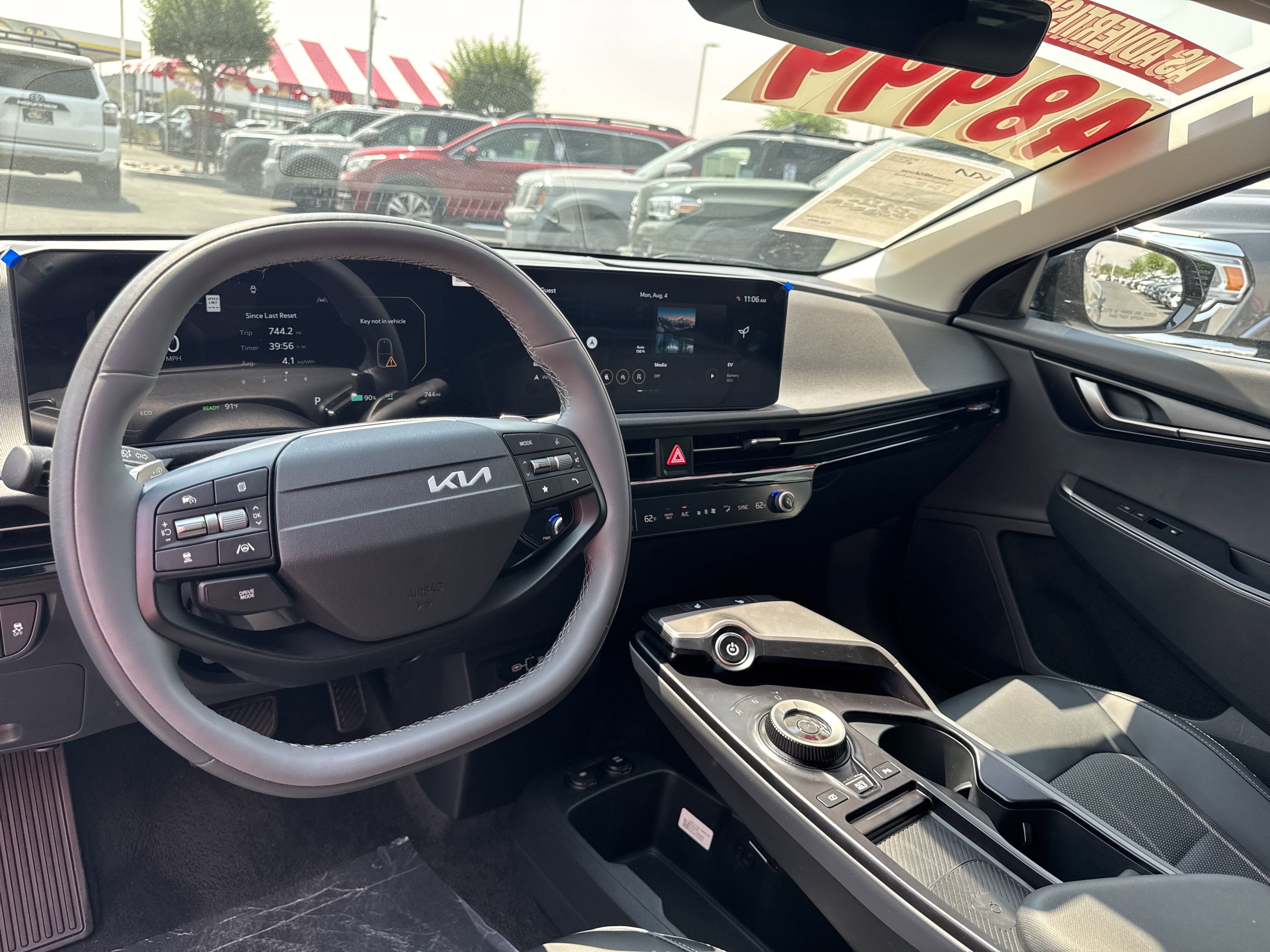 2025 Kia EV6 Light photo 7
