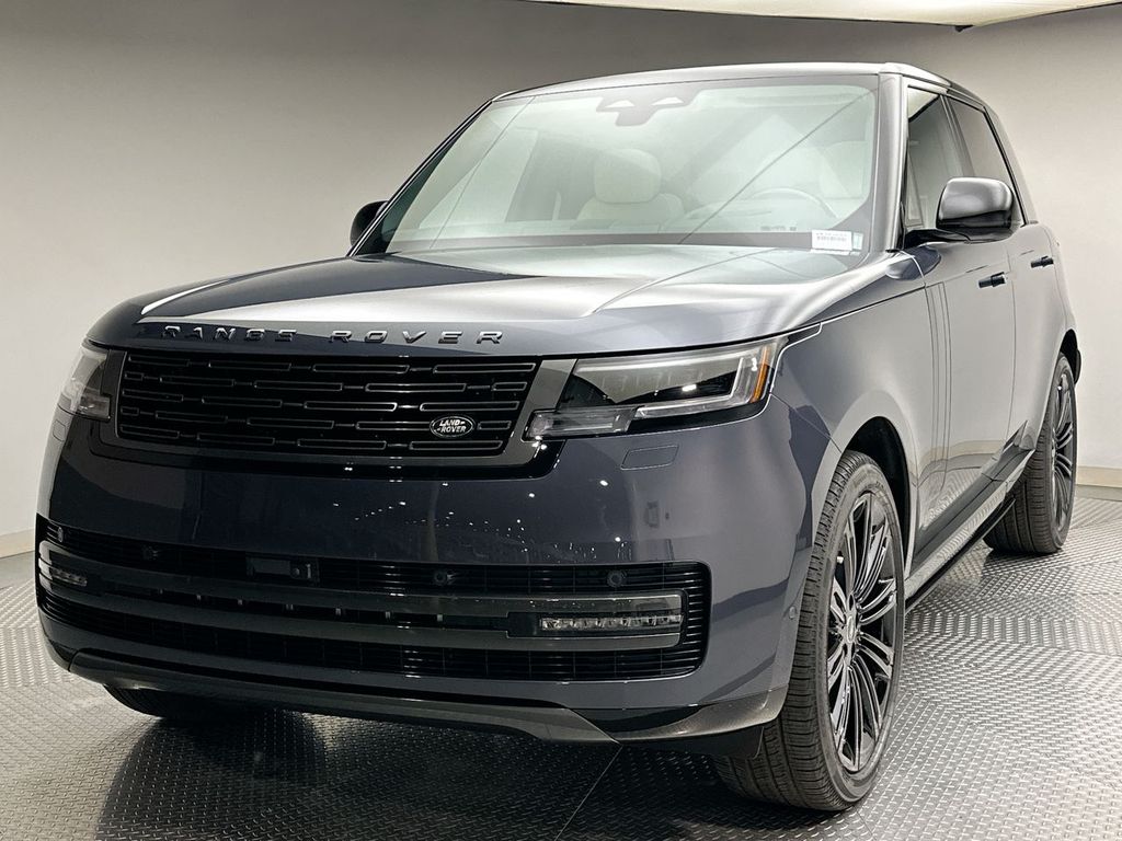 2025 Land Rover Range Rover SE's photo