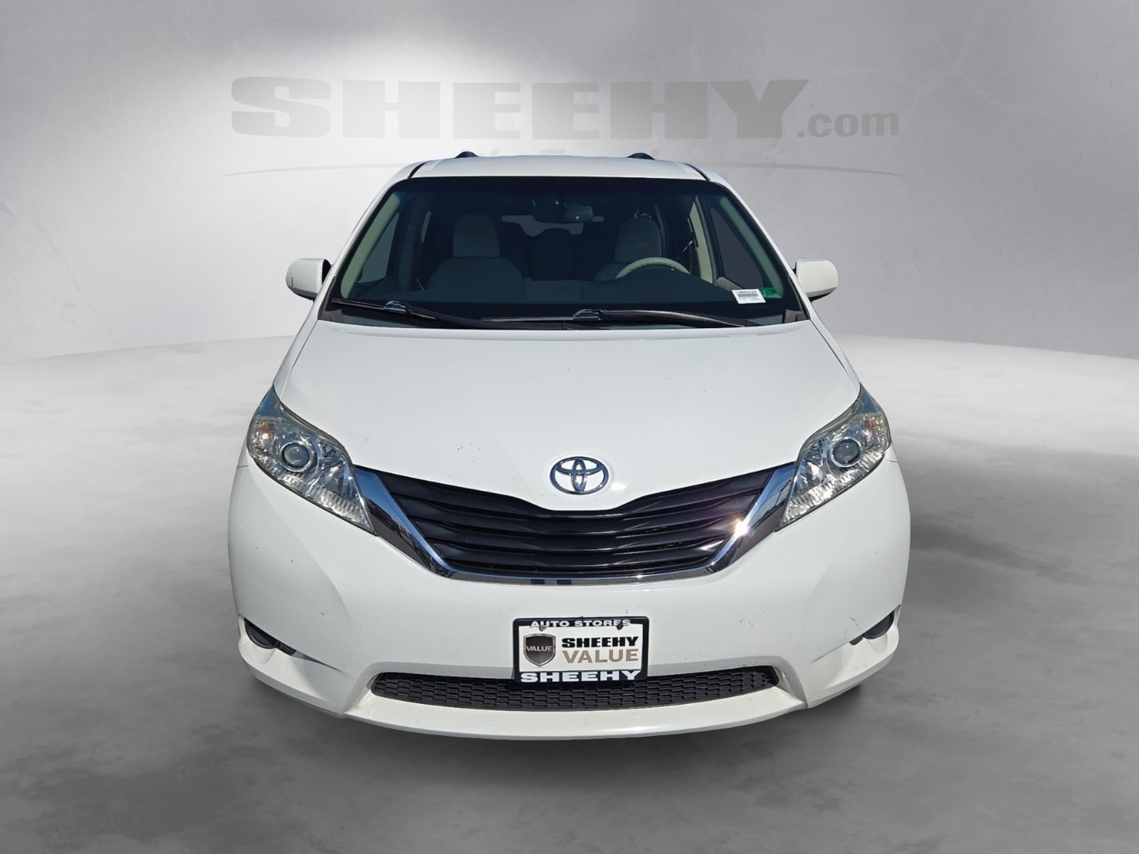 2013 Toyota Sienna LE photo 3