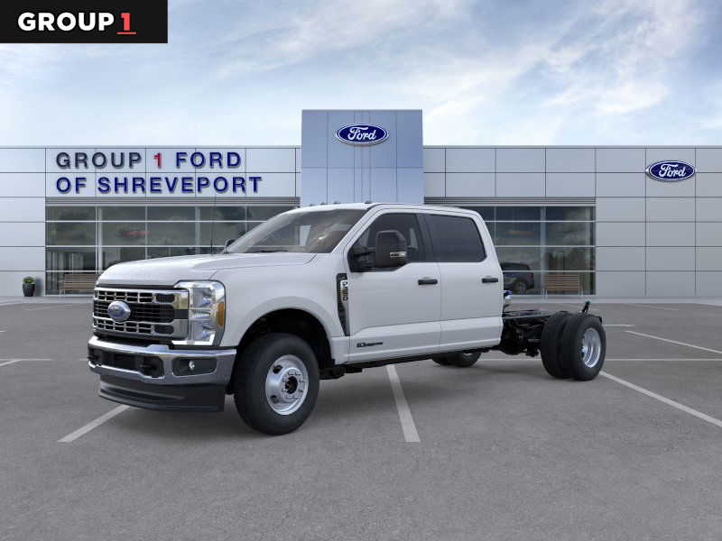 2025 Ford F-350 Super Duty Chassis Cab XL's photo