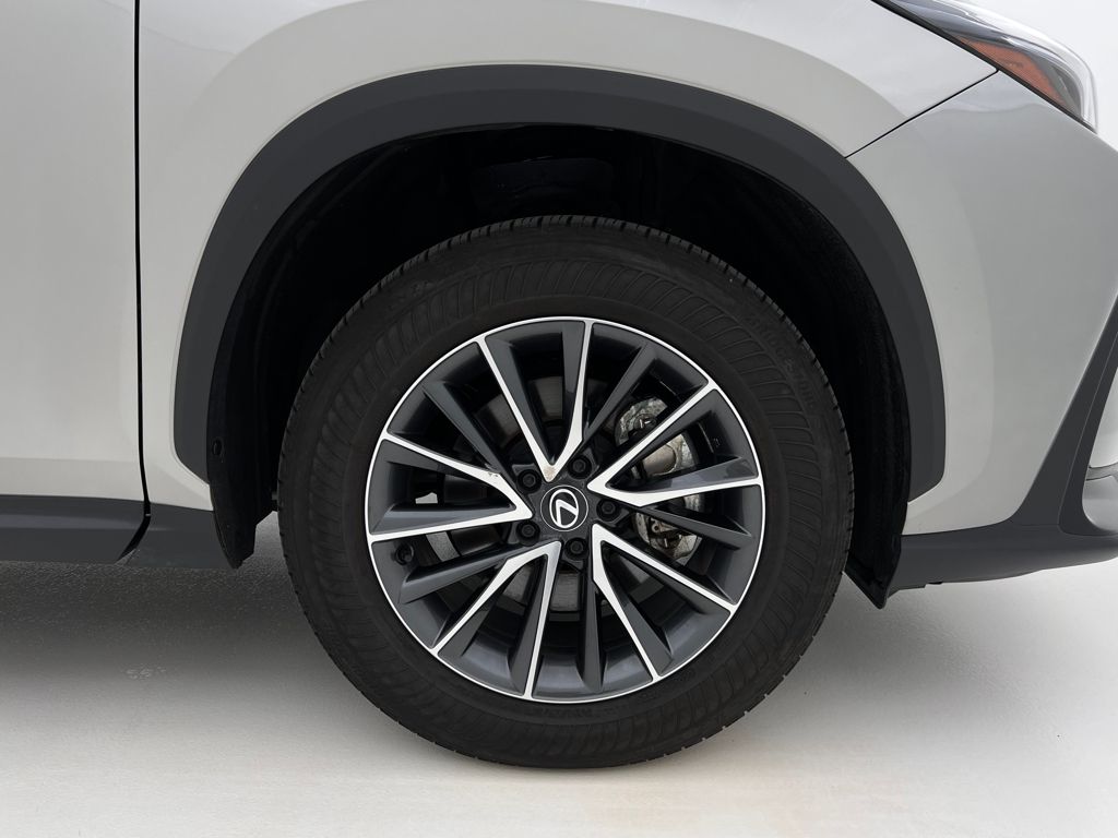 2025 Lexus NX 350 photo 33
