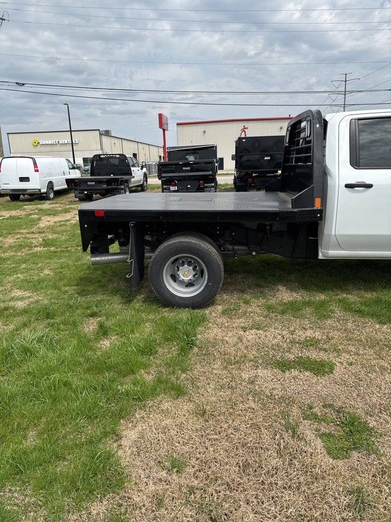 2024 Chevrolet Silverado 3500HD photo 2