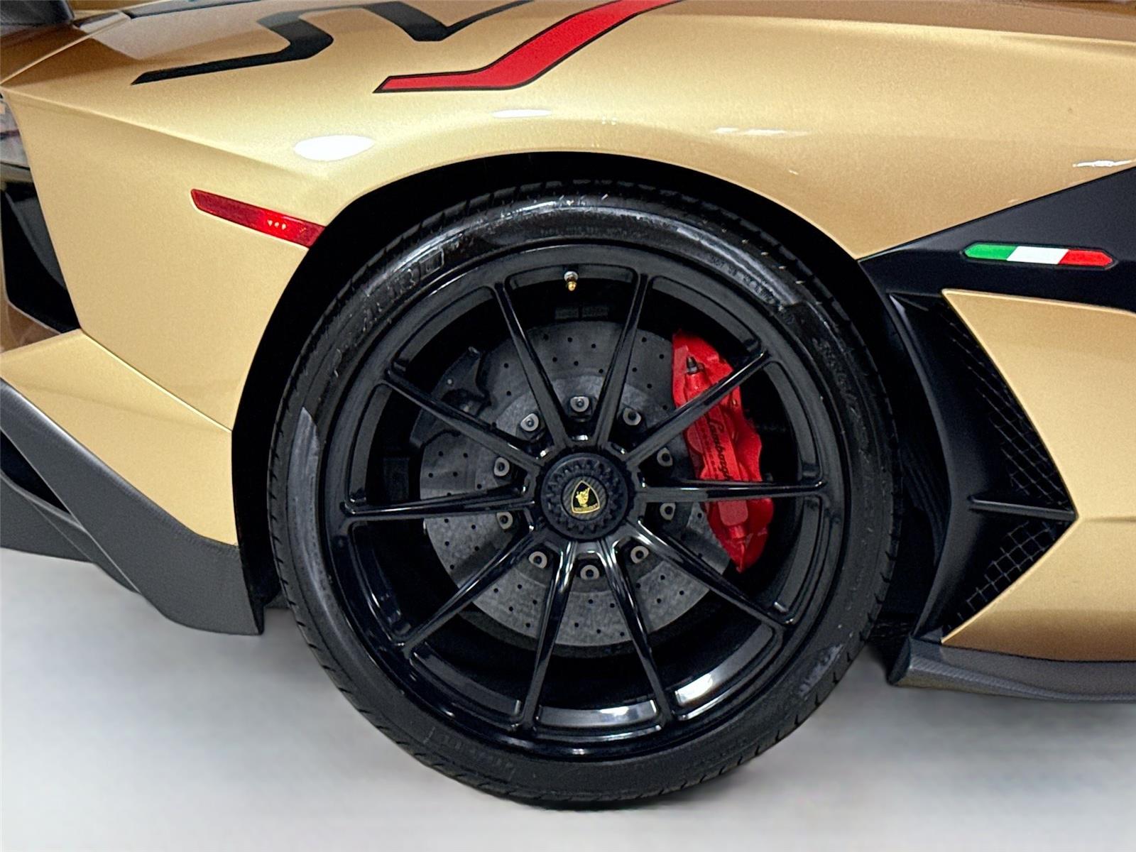 2019 Lamborghini Aventador SVJ photo 33