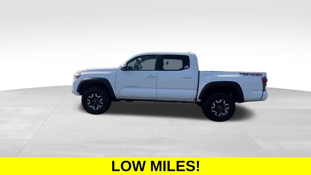 2023 Toyota Tacoma TRD Off-Road photo 3