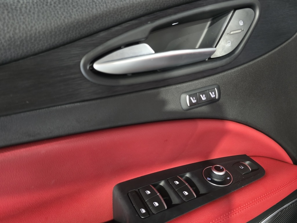 2019 Alfa Romeo Stelvio Base photo 12
