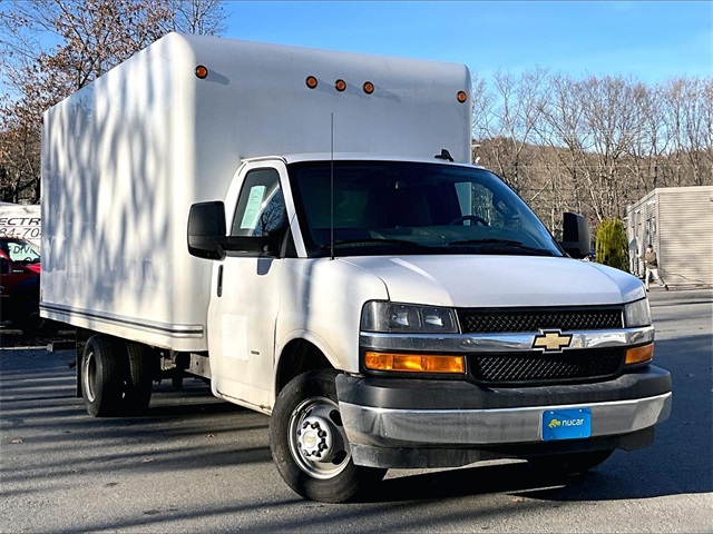 2024 Chevrolet Express Cutaway Base's photo