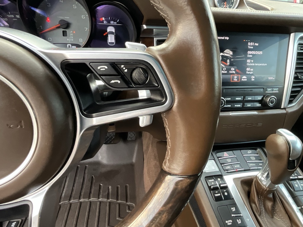 2017 Porsche Macan S photo 16
