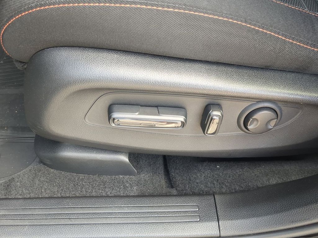2023 Honda CR-V Hybrid Sport photo 17