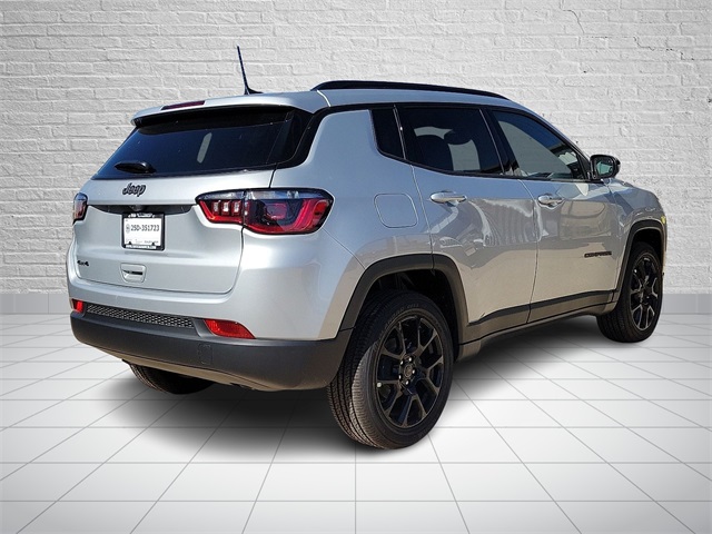 2026 Jeep Compass Latitude photo 4