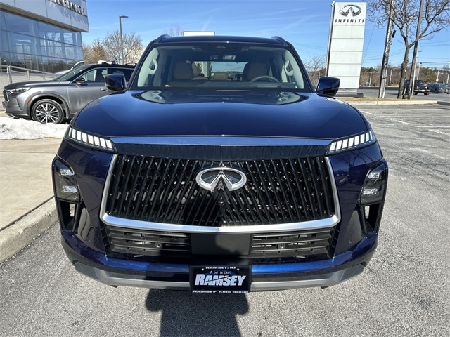 2025 Infiniti QX80 Luxe photo 6