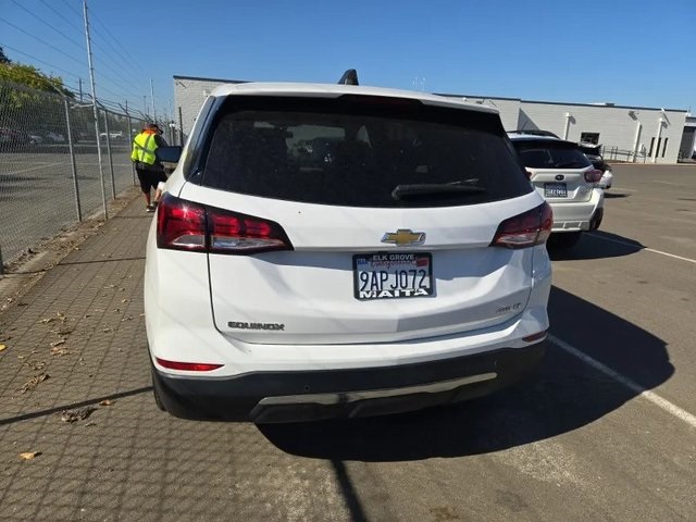 2022 Chevrolet Equinox LT photo 2